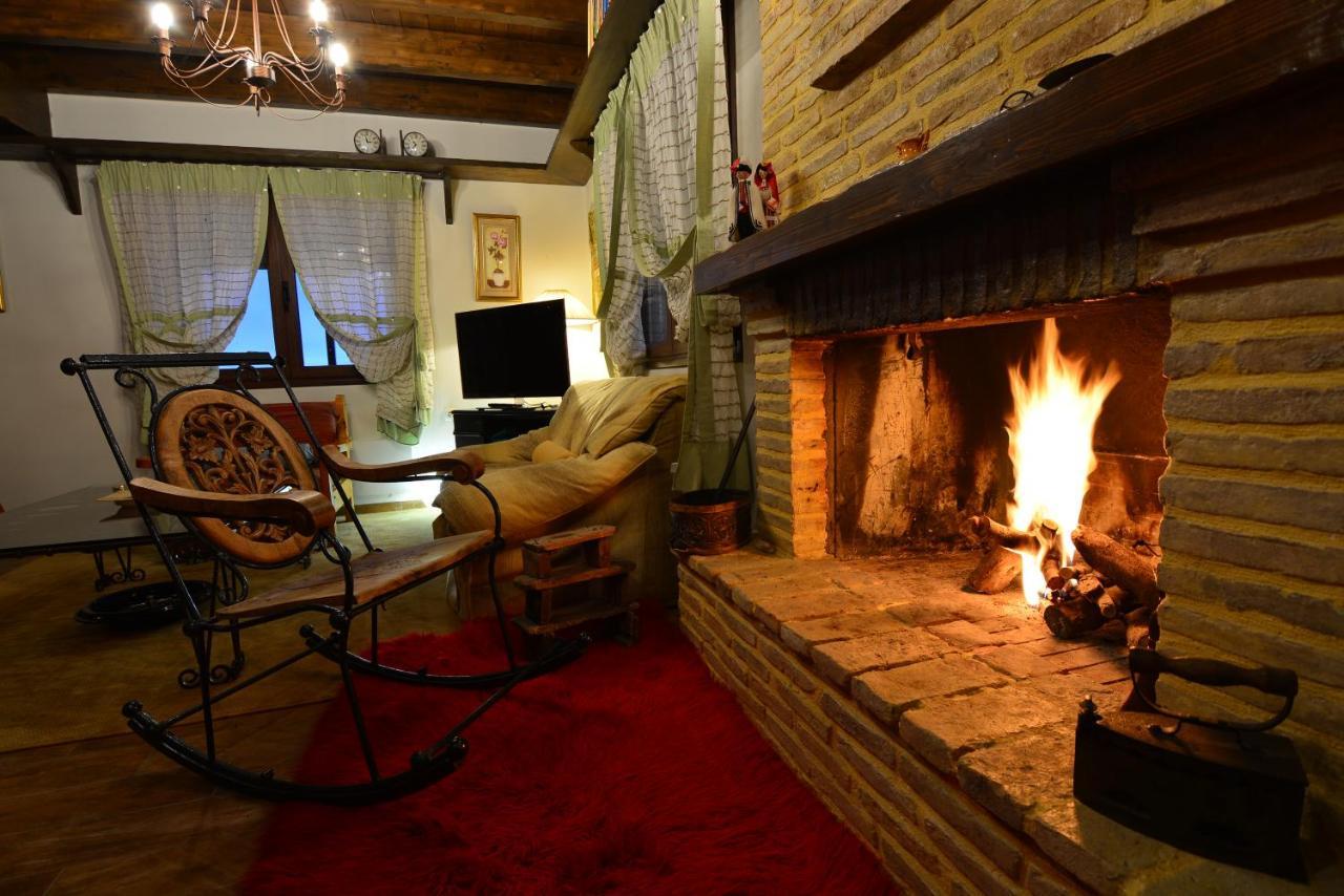 Γήλοφος Vila Ano Trikala Exterior foto